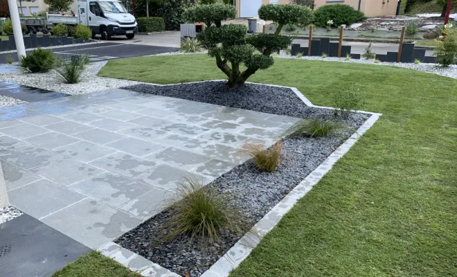 Terrasse en pierre naturelle ou grès cérame, Pleumeleuc, Tendance Naturelle