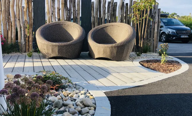 Terrasse en pierre naturelle ou grès cérame, Pleumeleuc, Tendance Naturelle